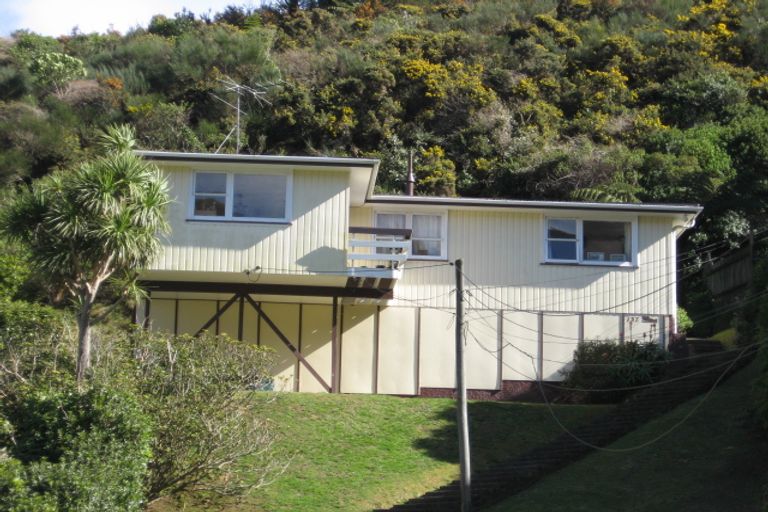 Photo of property in 137 Parkvale Road, Karori, Wellington, 6012