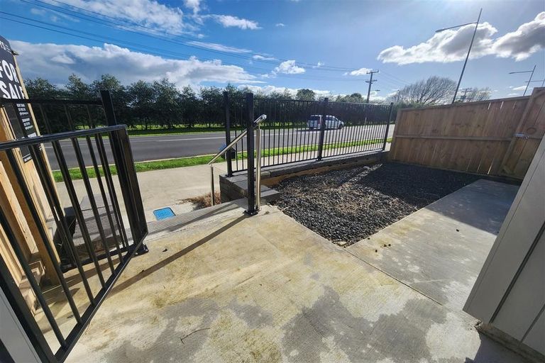 Photo of property in 137 Grove Road, Papakura, 2110