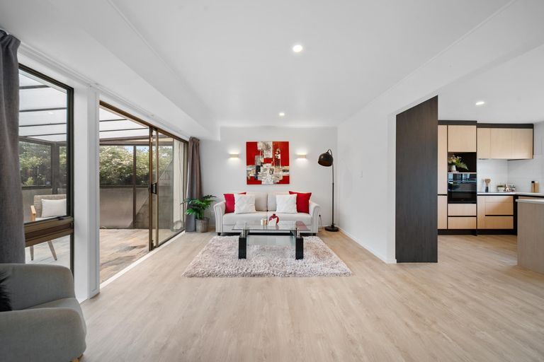 Photo of property in 121 Settlement Road, Papakura, 2110