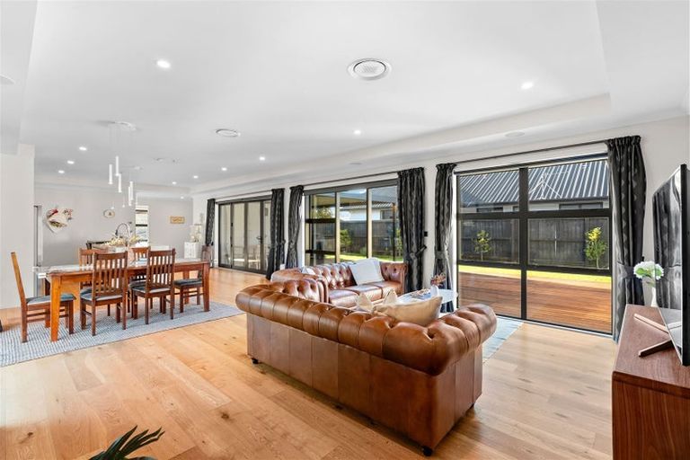 Photo of property in 10 Bronco Drive, Aidanfield, Christchurch, 8025