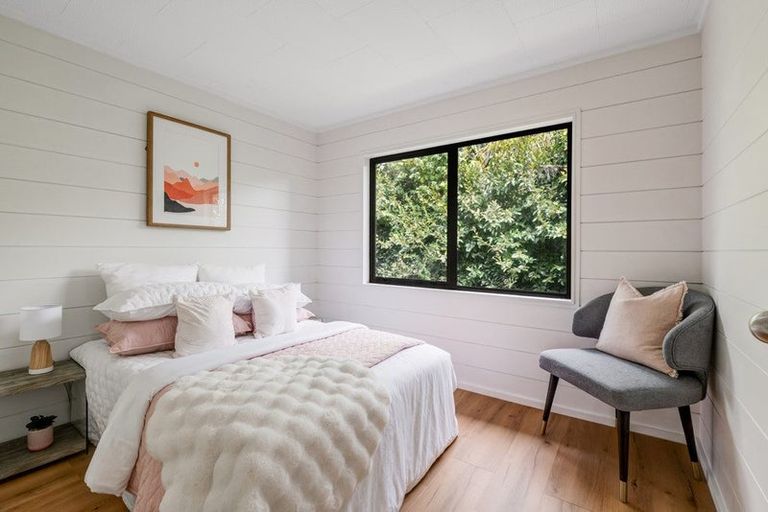 Photo of property in 2/15 Pemberton Avenue, Bayview, Auckland, 0629