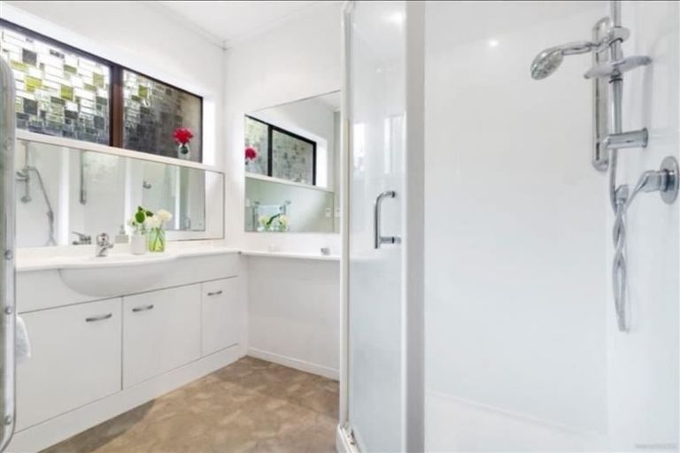 Photo of property in 2/36 Pakira Avenue, Glendene, Auckland, 0602