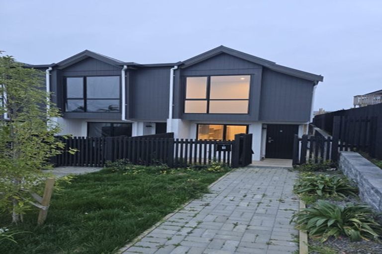 Photo of property in 1/267 Great North Road, Henderson, Auckland, 0612