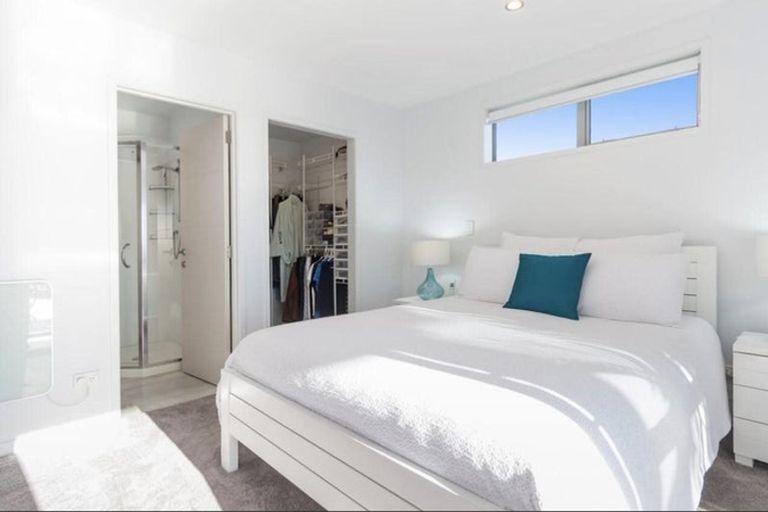 Photo of property in 22 Raptor Way, Welcome Bay, Tauranga, 3175