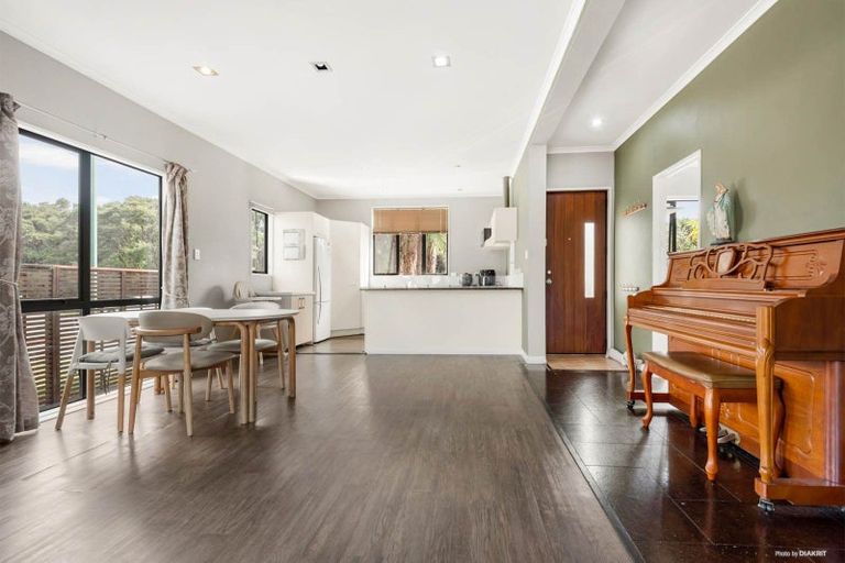 Photo of property in 2 Arlose Place, Westgate, Auckland, 0614