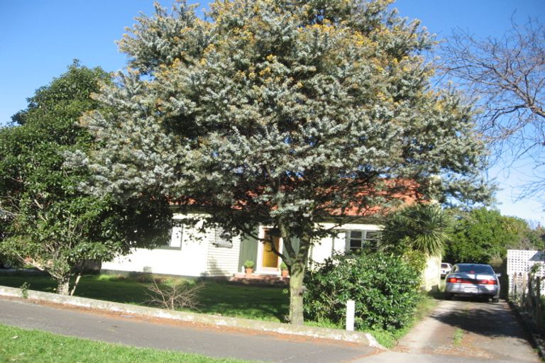 Photo of property in 208 College Street, West End, Palmerston North, 4412