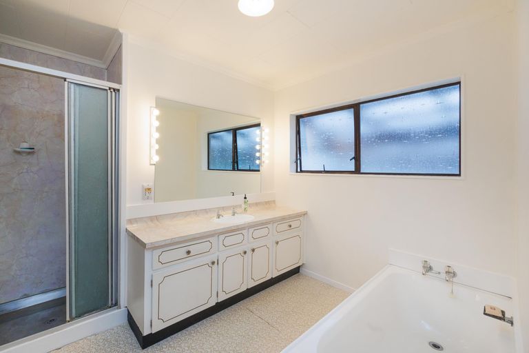 Photo of property in 11 Moyne Avenue, Milson, Palmerston North, 4414
