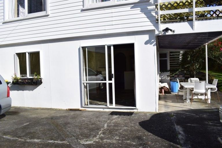 Photo of property in 1/666 East Coast Road, Pinehill, Auckland, 0630