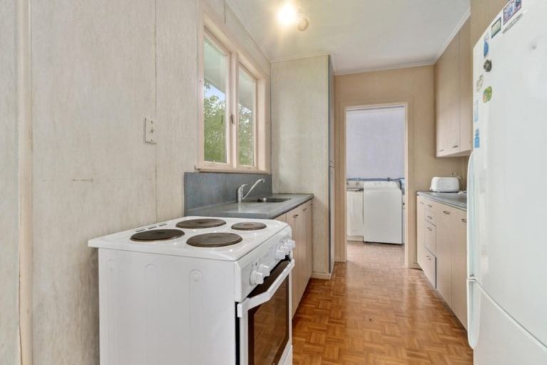 Photo of property in 93 Sabulite Road, Kelston, Auckland, 0602