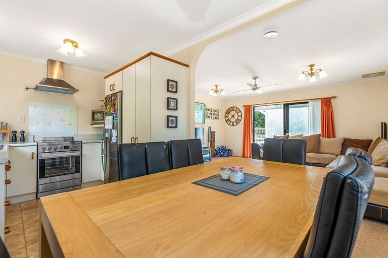 Photo of property in 9a Robinson Avenue, Holdens Bay, Rotorua, 3010