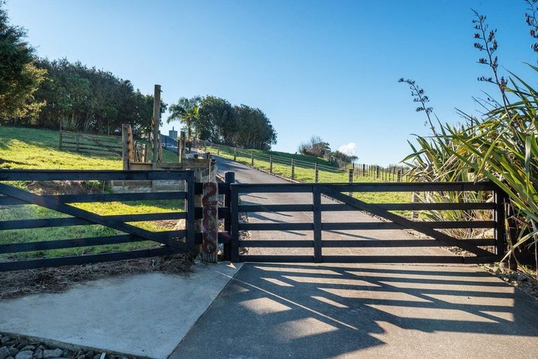 Photo of property in 288 Rimmer Road, Helensville, 0875