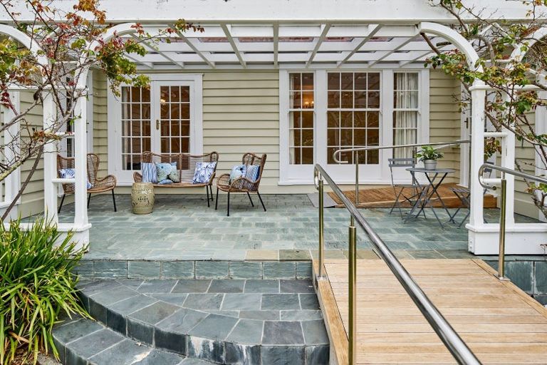 Photo of property in 3 Cheviot Road, Lowry Bay, Lower Hutt, 5013