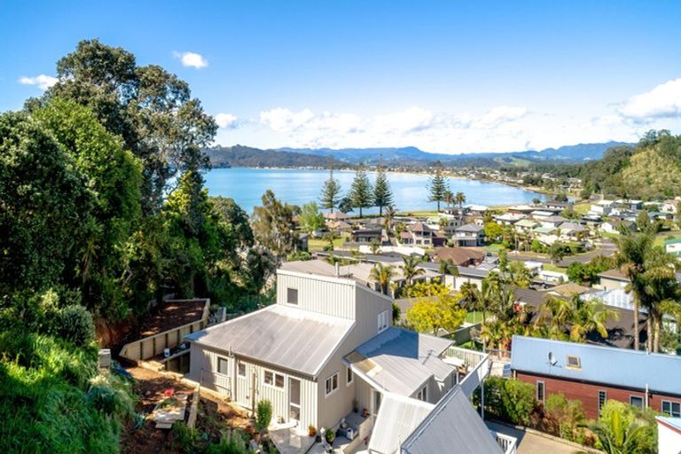 Photo of property in 13 Puriri Place, Whitianga, 3510