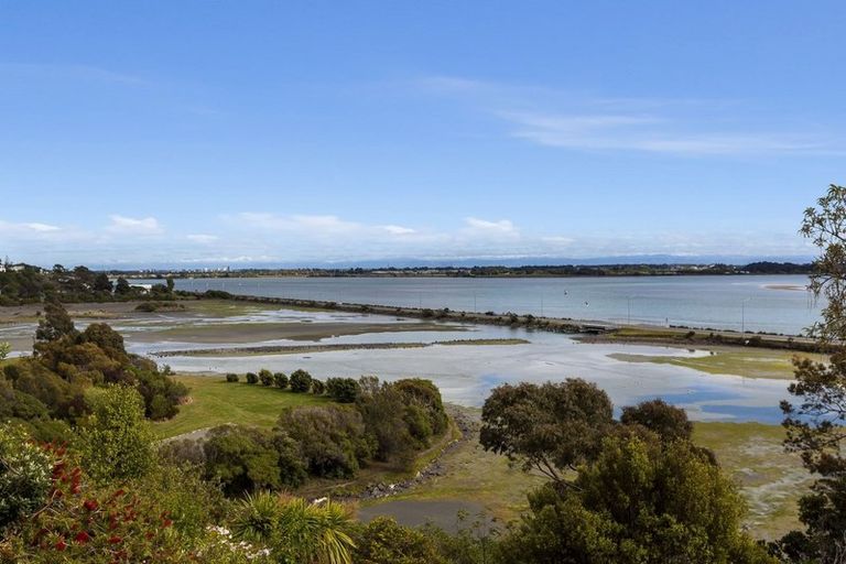 Photo of property in 15 Balmoral Lane, Redcliffs, Christchurch, 8081