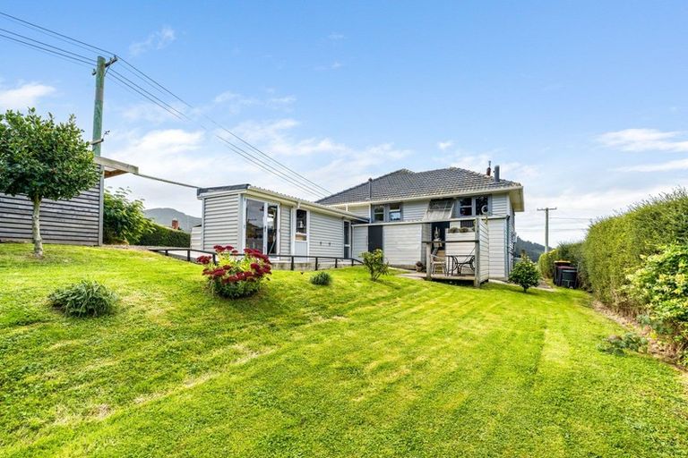 Photo of property in 10 District Road, Roseneath, Port Chalmers, 9023