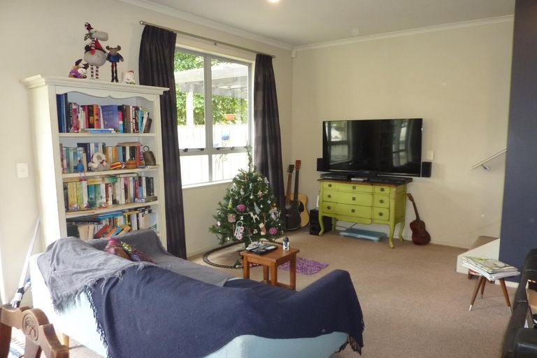 Photo of property in 17a Oakland Avenue, Papatoetoe, Auckland, 2025