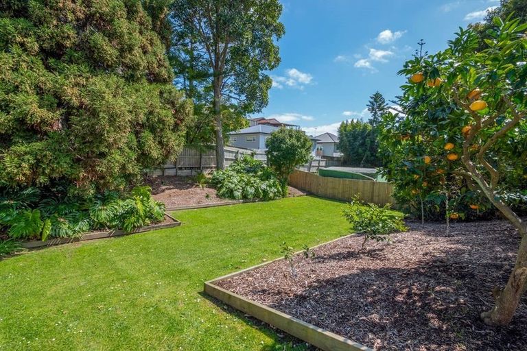 Photo of property in 34 Acacia Road, Torbay, Auckland, 0632