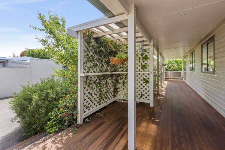 Photo of property in 8a Nimon Street, Havelock North, 4130