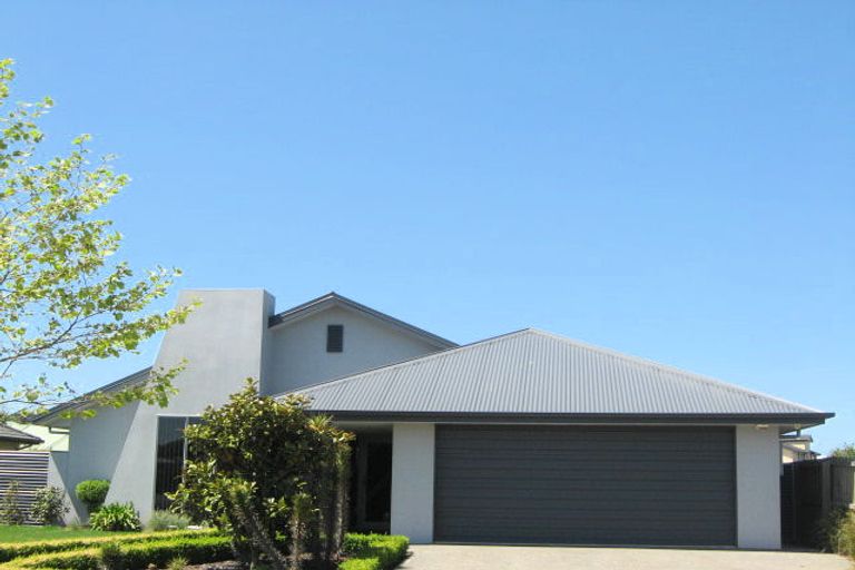 Photo of property in 22 Riverwood Boulevard, Redwood, Christchurch, 8051