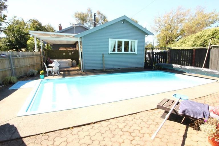 Photo of property in 28 Sarsfield Street, Southbridge, 7602