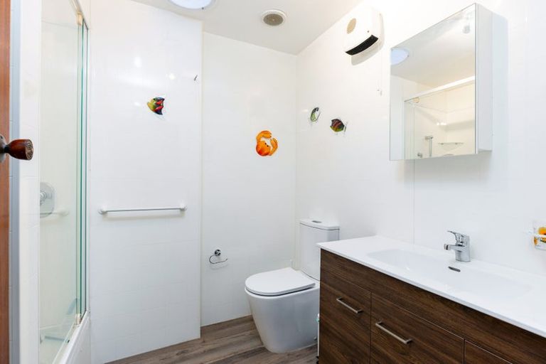 Photo of property in 16 Huia Street, Waikawa, Picton, 7220