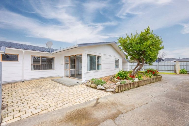 Photo of property in 2/17 Ranfurly Street, Tamatea, Napier, 4112