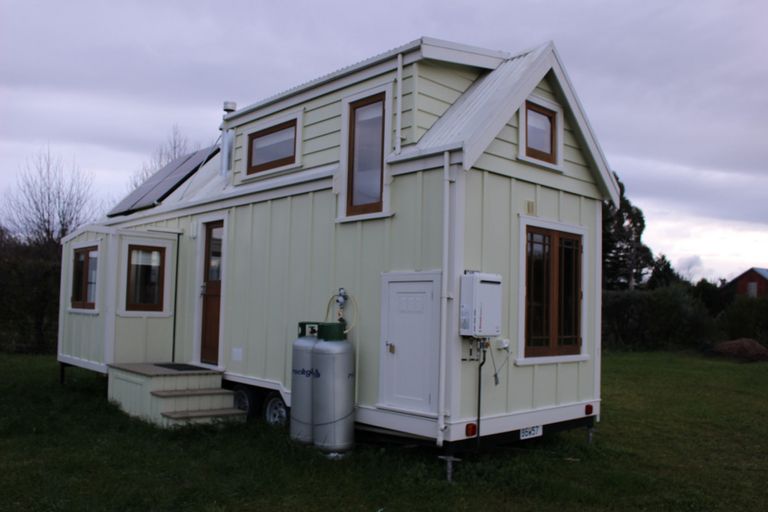 Photo of property in 10 Macrocarpa Lane, Carterton, 5713