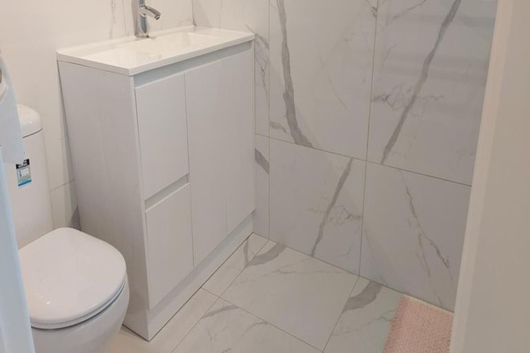 Photo of property in 185 Te Atatu Road, Te Atatu South, Auckland, 0610