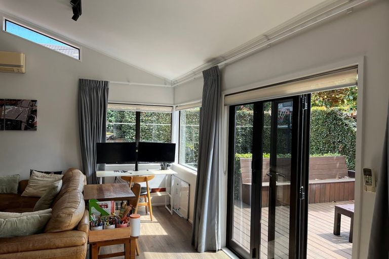 Photo of property in 56b Nile Road, Milford, Auckland, 0620