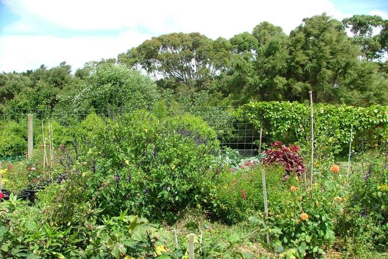 Photo of property in 882 South Head Road, South Head, Helensville, 0874