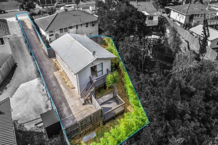 Photo of property in 1/14 Barnfield Place, Glendene, Auckland, 0602