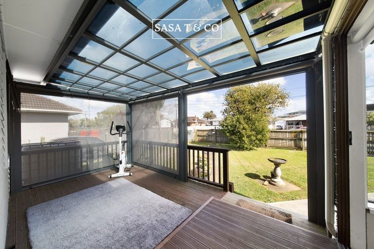 Photo of property in 29 Blake Road, Mangere East, Auckland, 2024