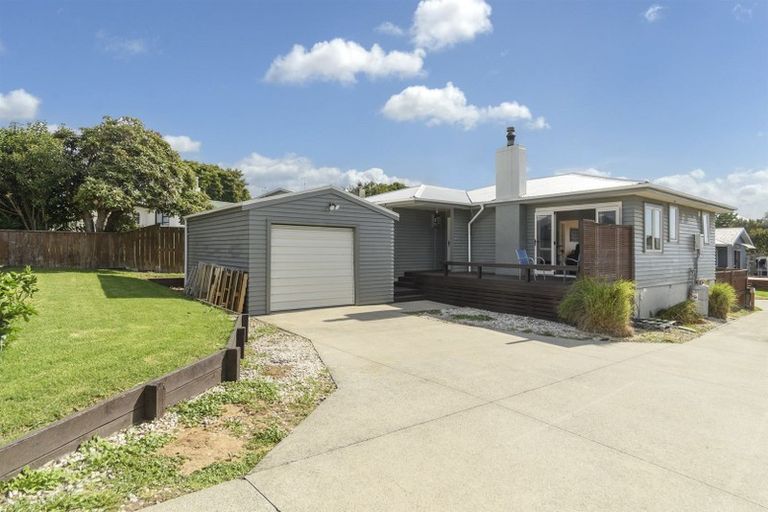 Photo of property in 15 Dunlop Road, Te Puke, 3119