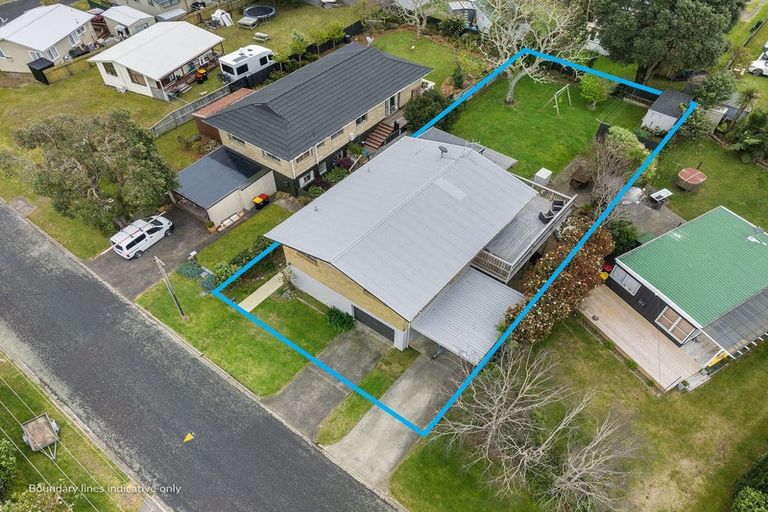 Photo of property in 207 Weka Street, Whangamata, 3620