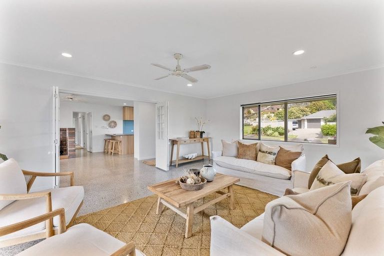 Photo of property in 7 Kaitake Place, Oakura, 4314