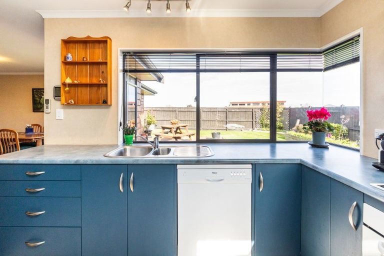 Photo of property in 54 Peter Hall Drive, Kelvin Grove, Palmerston North, 4414