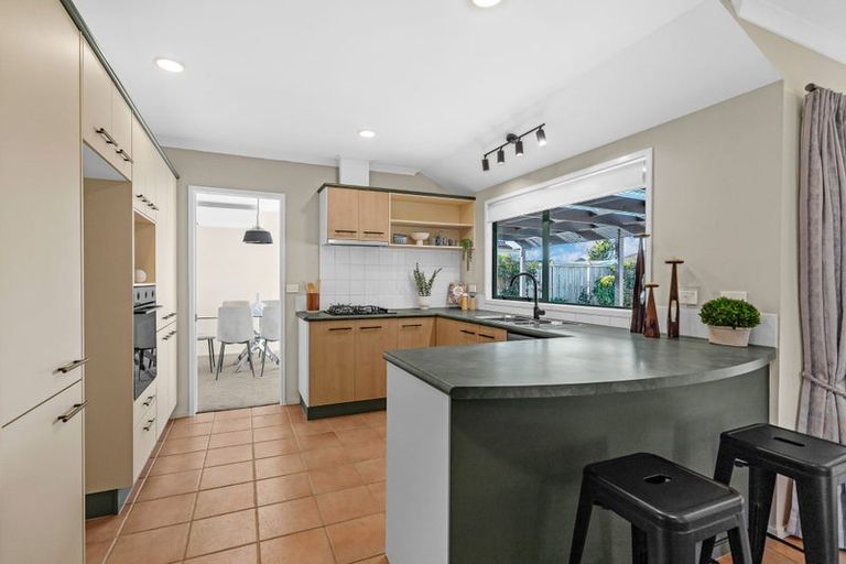 Photo of property in 3 Russett Grove, Henderson, Auckland, 0612