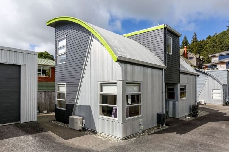Photo of property in 32b Gilbert Street, New Plymouth, 4310