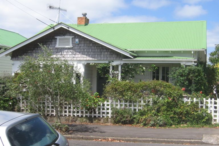 Photo of property in 8 Domain Street, Devonport, Auckland, 0624