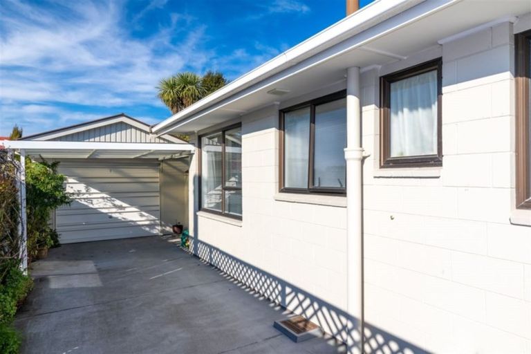 Photo of property in 8 Erin Crescent, Mairehau, Christchurch, 8013