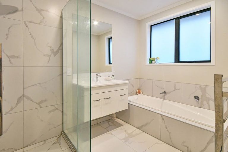 Photo of property in 82 Harriet Johnston Drive, Pokeno, 2402