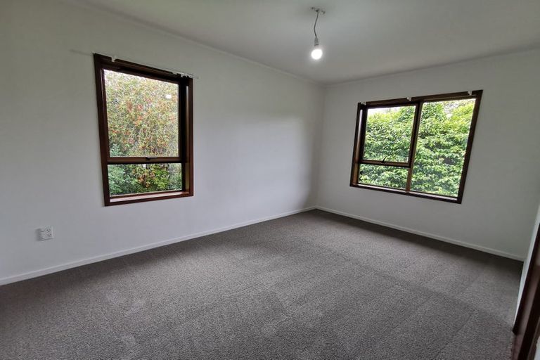 Photo of property in 23 Heaton Grove, Chatswood, Auckland, 0626