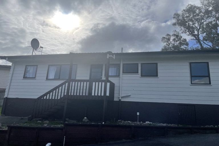 Photo of property in 89 West Harbour Drive, West Harbour, Auckland, 0618
