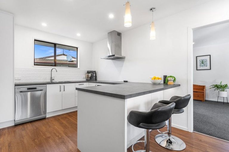 Photo of property in 18 Omega Place, Casebrook, Christchurch, 8051