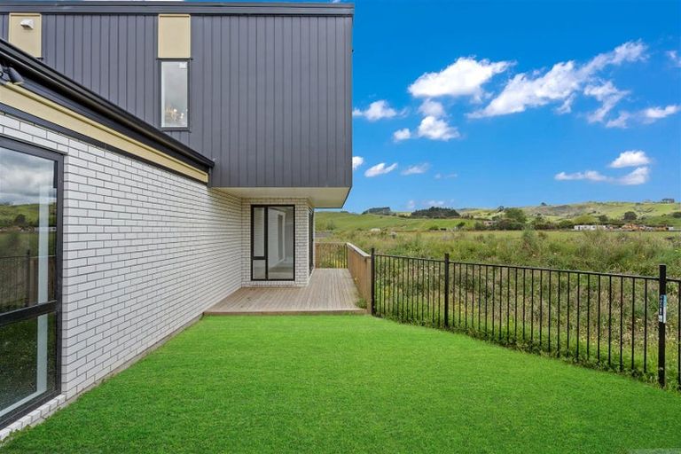 Photo of property in 1 Waikaha Street, Pokeno, 2472