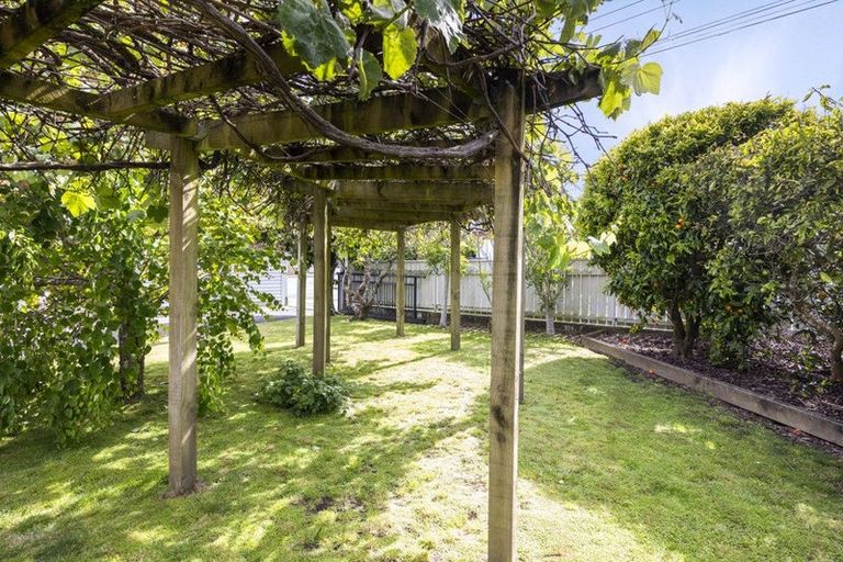Photo of property in 2 Bideford Street, Brooklands, New Plymouth, 4310