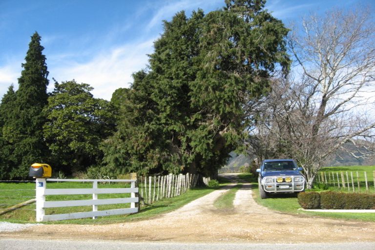 Photo of property in 124 Abel Tasman Drive, Takaka, 7183