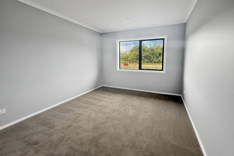 Photo of property in 12 Winnie Close, Acacia Bay, Taupo, 3330