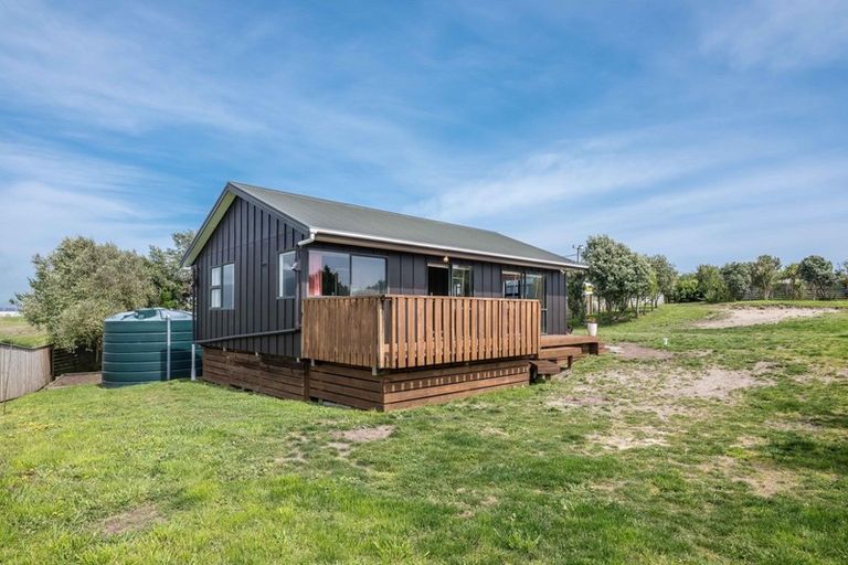 Photo of property in 26 Kitchener Street, Te Horo Beach, Otaki, 5581
