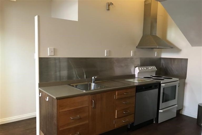 Photo of property in 37 Dowling Street, Dunedin Central, Dunedin, 9016